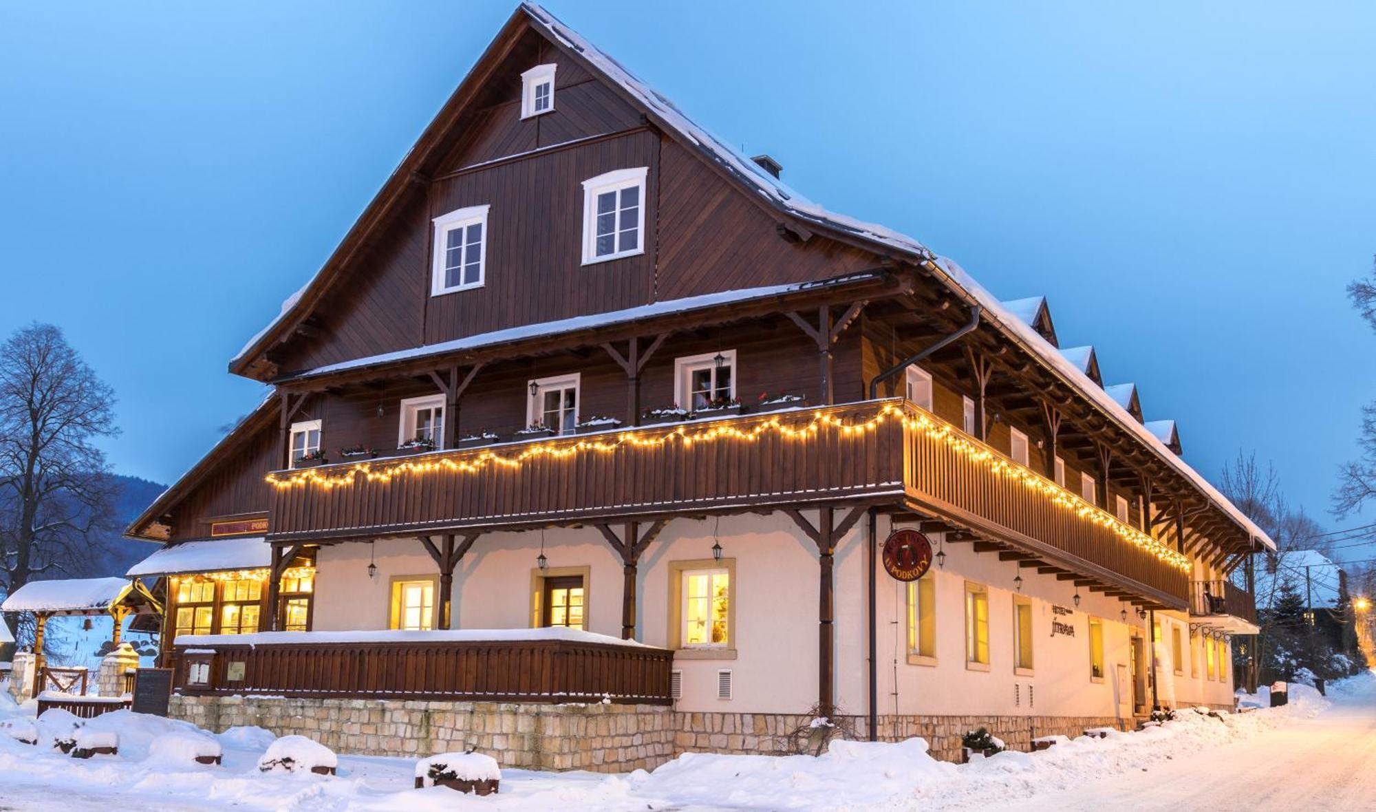 Pivnice ve Dvorci - Jítravský Dvorec Rynoltice Exterior foto