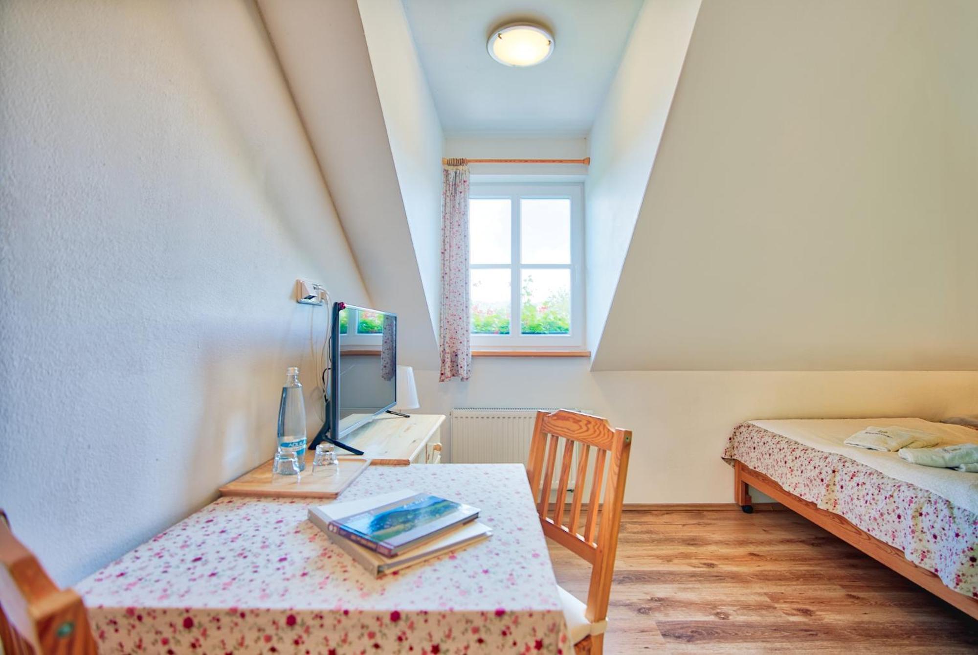 Pivnice ve Dvorci - Jítravský Dvorec Rynoltice Exterior foto